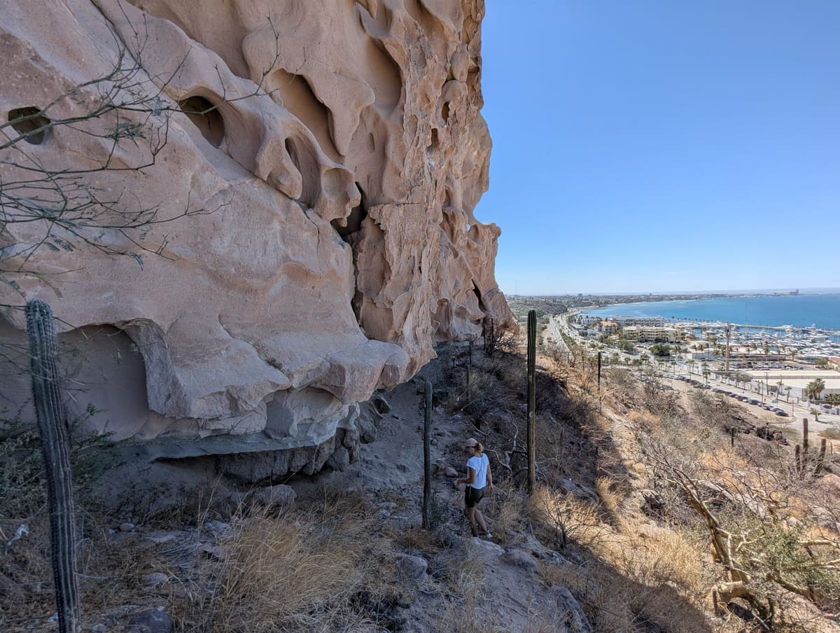 Wanderweg mit Meerblick in Mexiko