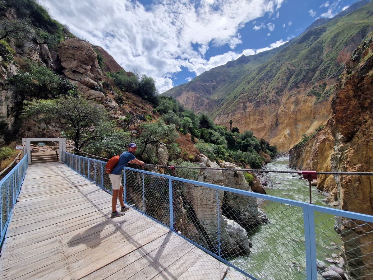 Brücke im Colca Canyon