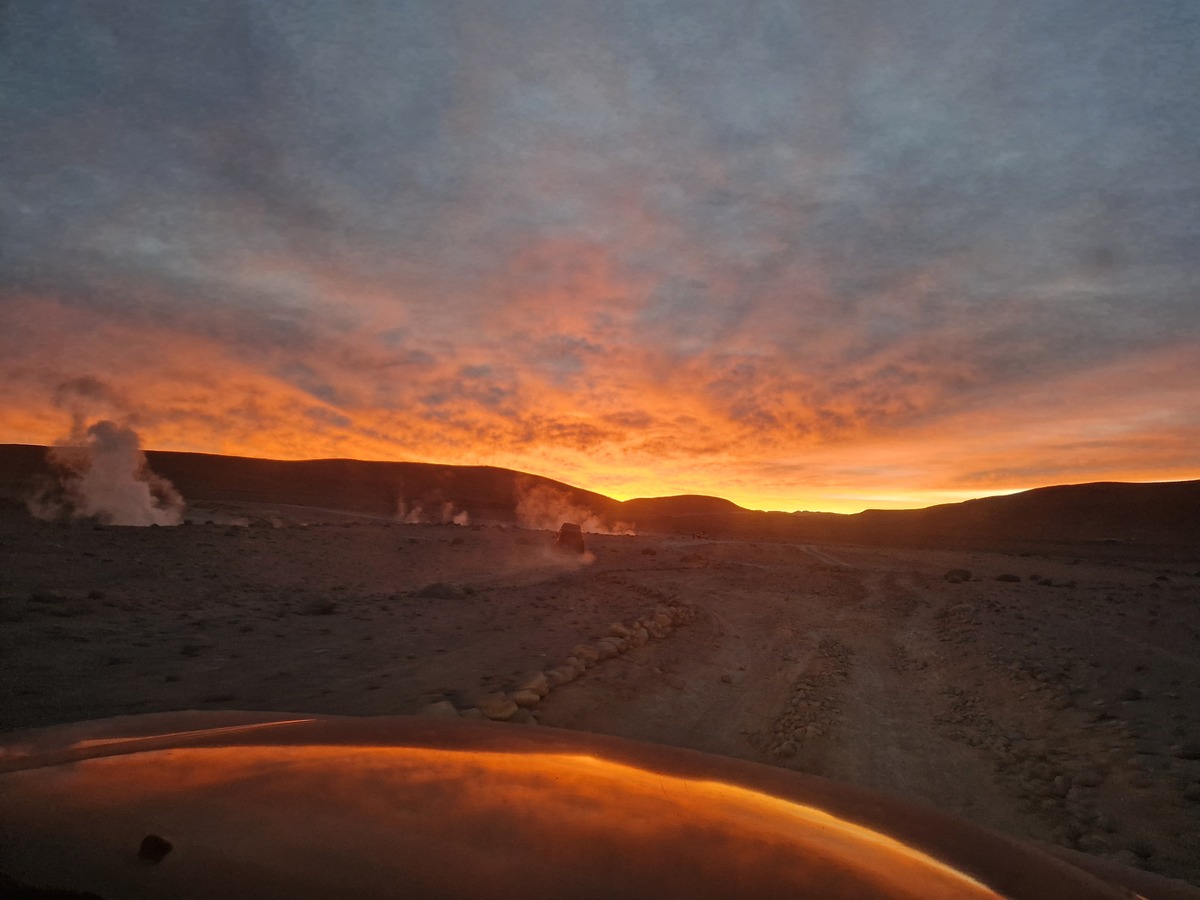 Sonnenaufgang in Bolivien an den Thermalquellen