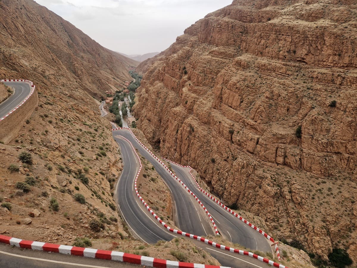 Serpentinen der Dades Schlucht