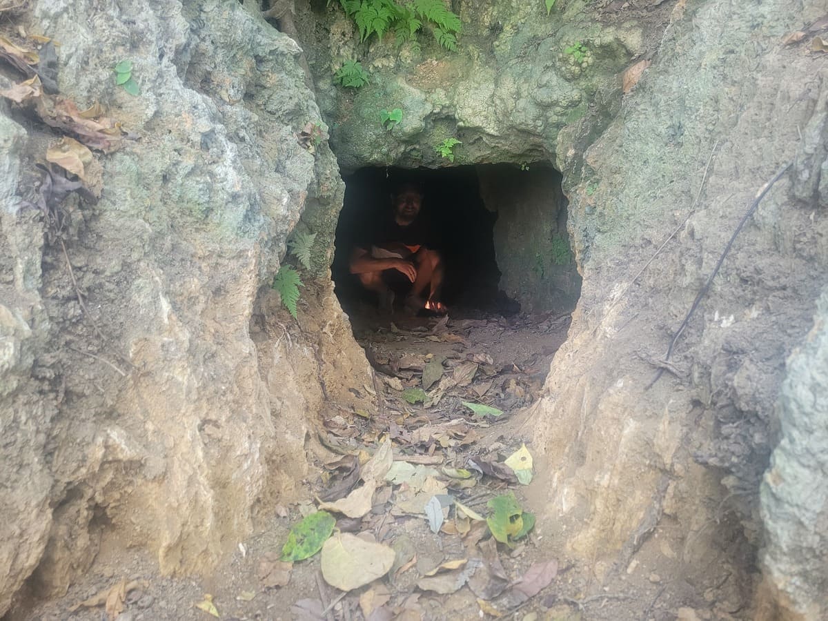 Kleiner Eingang zur Höhle