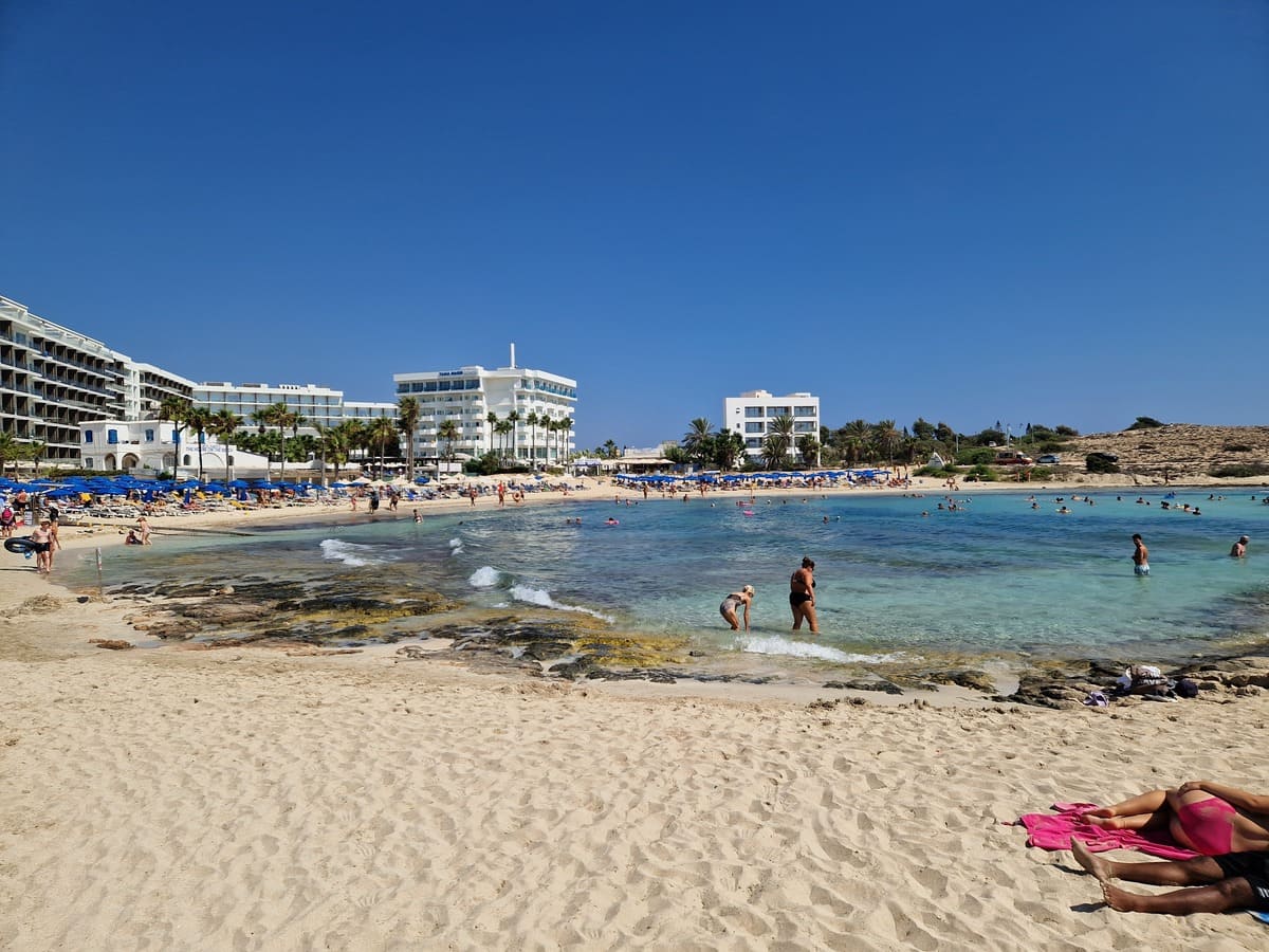 Vathia Gonia Beach bzw. Sandy Bay